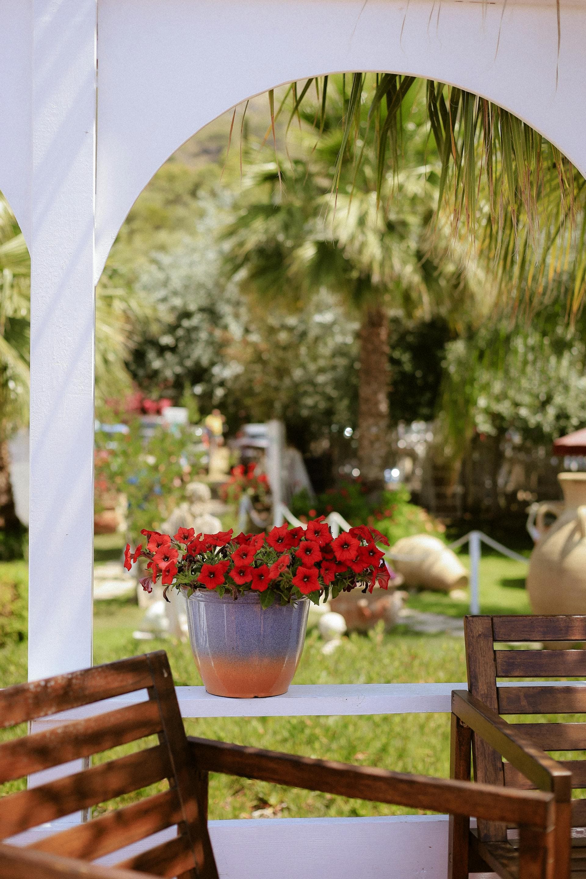 Sophisticated relaxation space at Tongue Tang Meadows Retreat Lounge